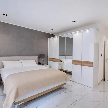 3bdr Flat With Seaview Sliema
